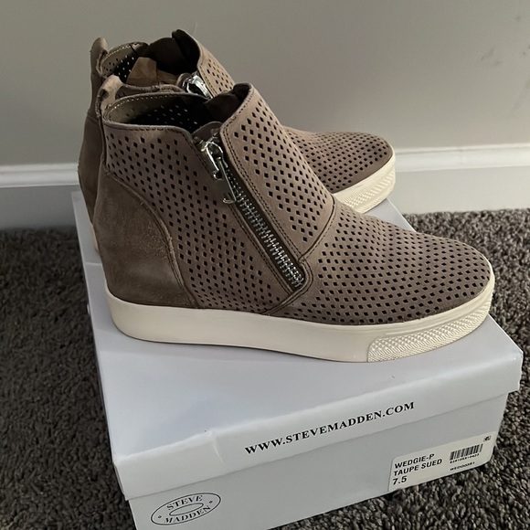 Steve Madden Wedgie Boot Size 7.5 - Picture 1 of 10